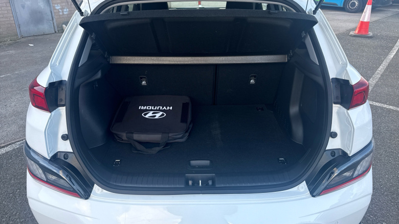 Hyundai KONA 100kW Premium 39kWh 5dr Auto Electric Hatchback